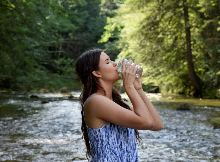 Uống đủ nước mỗi ngày có lợi cho sức khỏe như thế nào?