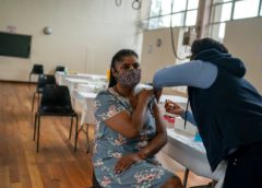 ‘Mẹ đẻ’ vaccine AstraZeneca cảnh báo đại dịch tàn khốc hơn Covid-19