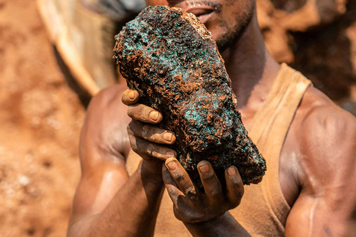 Trung Quốc thực thi chế độ nô lệ thời hiện đại tại các mỏ coban ở Congo |  Viet Luan - Báo Việt Luận