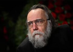 Tucker Carlson phỏng vấn triết gia bảo thủ người Nga Aleksandr Dugin
