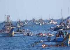Học theo ĐCSTQ, ngư dân Philippines tới Bãi cạn Scarborough tuyên bố chủ quyền