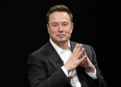 Tỷ phú Elon Musk cáo buộc ông Biden “phản quốc”