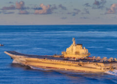 Tàu sân bay Liêu Ninh ‘chuyển hướng bất thường’ khi tới gần Nhật Bản