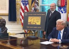 Ông Trump ra mắt “Thẻ vàng Trump”: Một loại thẻ xanh mạnh mẽ và đáng tin cậy hơn