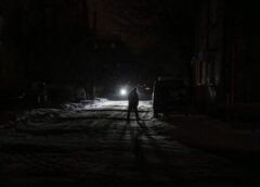 Thủ đô Ukraine chìm trong bóng tối giữa khủng hoảng năng lượng