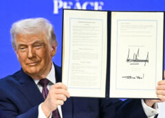 Tổng thống Mỹ ký thành lập Hội đồng Hòa bình