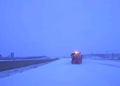 Bão tuyết đổ xuống nước Mỹ, 18 tiểu bang tuyên bố tình trạng khẩn cấp