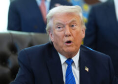 Ông Trump nâng thuế bổ sung từ 10% lên 15%