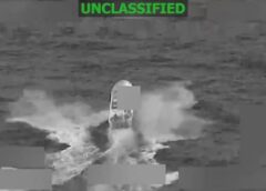 Mỹ tiếp tục tấn công tàu nghi buôn ma túy, 2 người tử vong