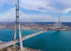 Ông Trump dọa chặn cầu biên giới Mỹ–Canada, yêu cầu Canada đàm phán