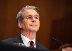 Bộ trưởng Bessent: Có thể nới lỏng thêm trừng phạt đối với dầu Nga