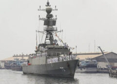 Tàu ngầm Mỹ bắn chìm chiến hạm Iran, 148 thủy thủ mất tích