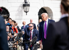 Ông Trump thông tin ngắn gọn về F-15 bị bắn rơi ở Iran