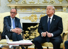 Ông Trump đáp trả Thủ tướng Đức sau bình luận ‘Iran làm cho Mỹ bẽ mặt’