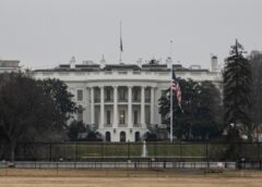 Thẩm phán Mỹ ra lệnh tạm dừng xây dựng phòng tiệc mới tại Nhà Trắng