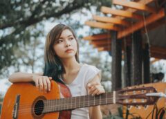 Tôi khóc nhé, được không?