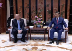 Video hài về “chiếc ghế” trong ngoại giao và cuộc gặp Trump – Tập gây sốt mạng