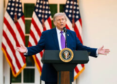 Trump họp bàn về khả năng tái khởi động chiến tranh với Iran