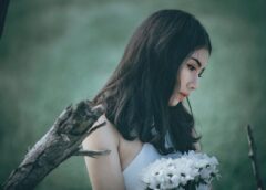 Ngoài bốn mươi
