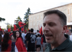 Người biểu tình Albania đổ ra đường yêu cầu Thủ tướng từ chức