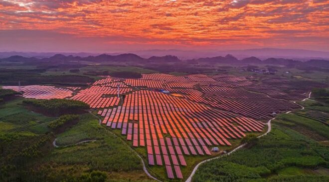 Ngành công nghiệp tấm pin năng lượng mặt trời của Trung Quốc lâm vào bất ổn