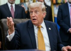 Houthi tấn công tàu chở dầu ở Biển Đỏ, ông Trump cảnh báo sẽ quy trách nhiệm cho Iran