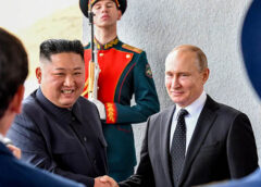 Điện Kremlin trở thành một tiệm cầm đồ quân sự