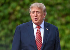 Ông Trump tuyên bố có thể dễ dàng chi 5.000 USD cho mỗi người Mỹ